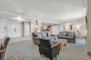 Photo #4: 2499623 Listing