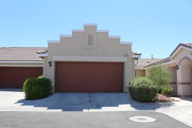 MLS: 2499655 Condo For Sale