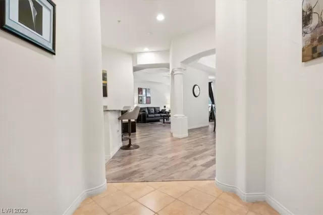 MLS: 2499659 Condo For Sale