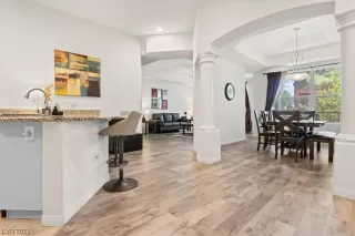 Photo #1: 2499659 Listing