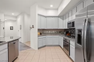 Photo #6: 2499659 Listing