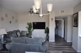 Photo #5: 2499712 Listing