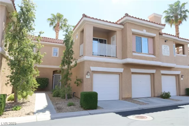 MLS: 2499713 Condo For Sale