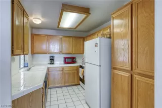 Photo #2: 2499749 Listing