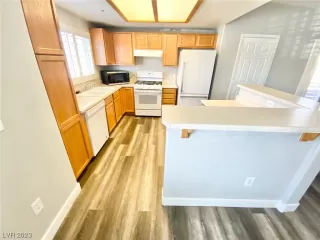 Photo #2: 2499754 Listing 