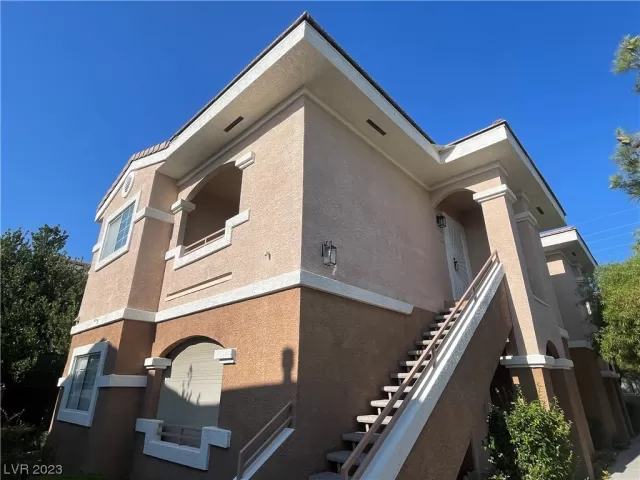 MLS: 2499755 Condo For Sale