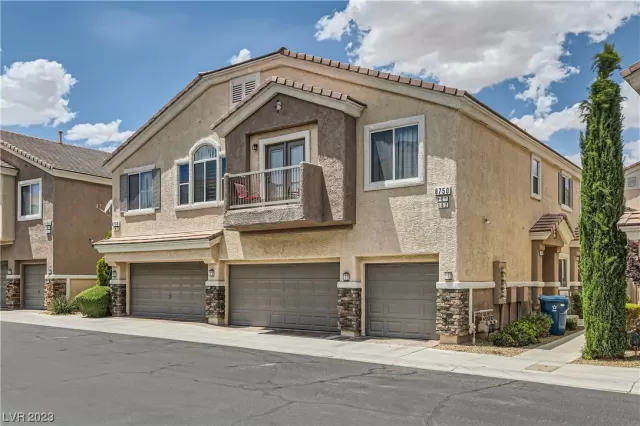 MLS: 2499756 Condo For Sale