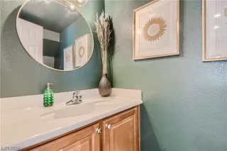 Photo #5: 2499756 Listing