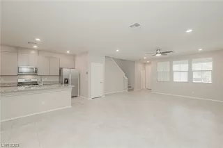 Photo #3: 2499791 Listing 