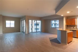 Photo #1: 2499813 Listing 