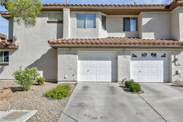 MLS: 2499835 Condo For Sale