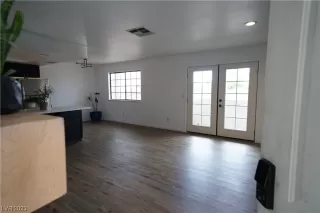 Photo #1: 2499853 Listing 