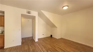 Photo #2: 2499872 Listing 