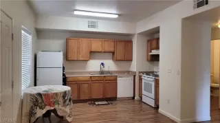 Photo #5: 2499872 Listing 