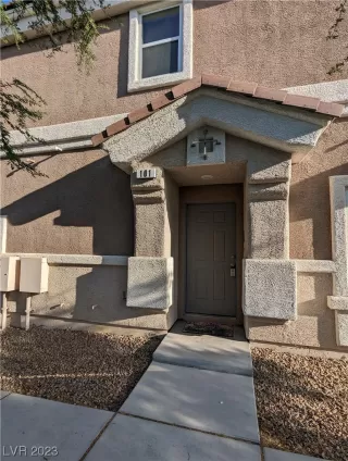 Photo #1: 2499886 Listing
