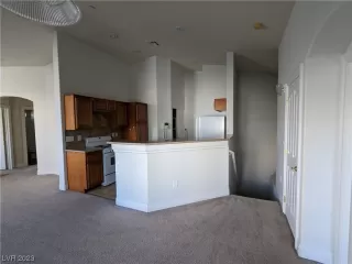 Photo #3: 2499886 Listing