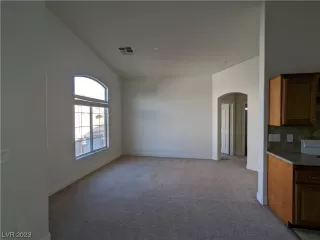 Photo #4: 2499886 Listing
