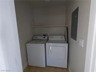 Photo #5: 2499886 Listing