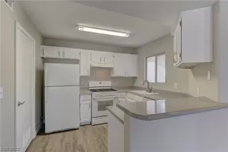 Photo #1: 2499908 Listing 