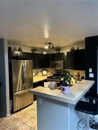 Photo #2: 2499924 Listing 