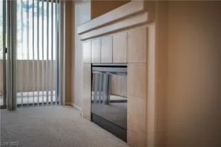 Photo #5: 2499952 Listing