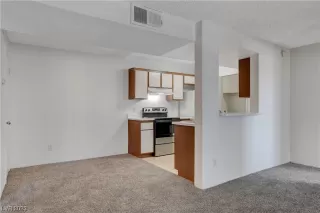 Photo #6: 2499968 Listing 