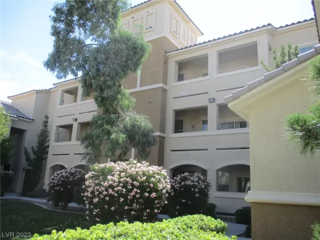 MLS: 2499984 Condo For Sale