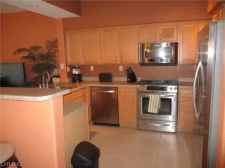 Photo #5: 2499984 Listing 