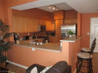 Photo #6: 2499984 Listing 