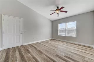 Photo #4: 2500011 Listing