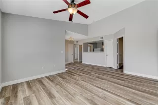 Photo #5: 2500011 Listing