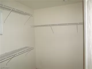 Photo #2: 2500025 Listing 