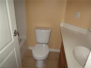 Photo #4: 2500025 Listing 