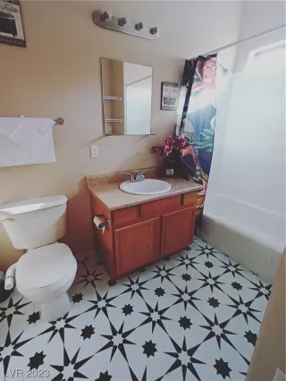 Photo #4: 2500026 Listing 