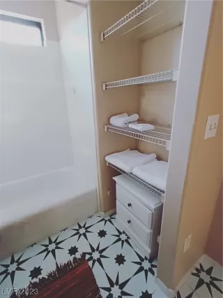 Photo #6: 2500026 Listing 