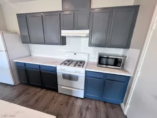 Photo #3: 2500051 Listing 