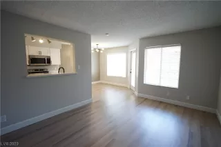 Photo #6: 2500064 Listing 