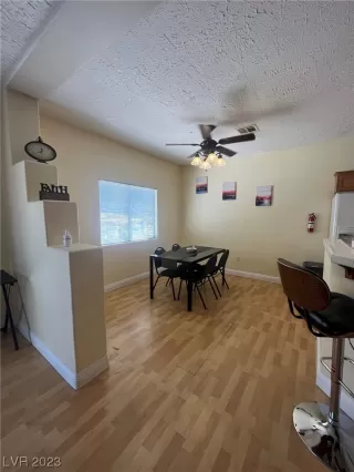 Photo #3: 2500104 Listing 