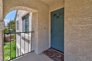 Photo #2: 2500106 Listing