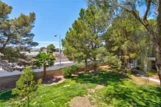 Photo #4: 2500106 Listing