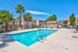 Photo #5: 2500106 Listing