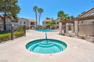 Photo #6: 2500106 Listing