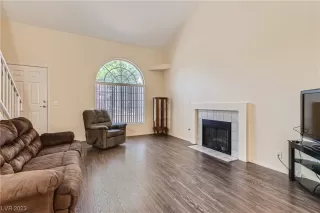 Photo #6: 2500110 Listing