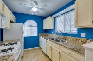 Photo #3: 2500111 Listing