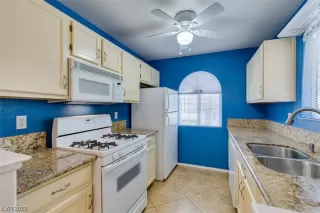 Photo #4: 2500111 Listing