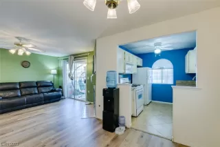 Photo #5: 2500111 Listing