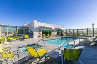 Photo #4: 2500119 Listing