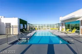 Photo #5: 2500119 Listing