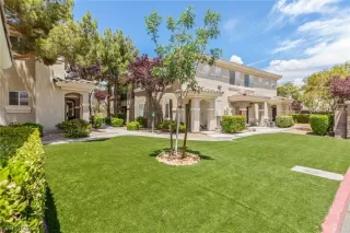 Photo #2: 2500121 Listing