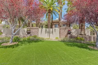 Photo #3: 2500121 Listing